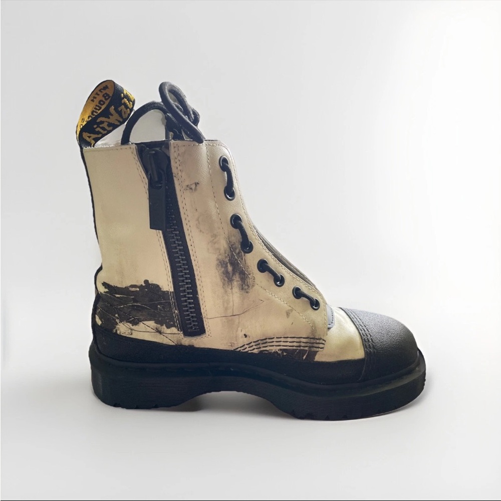 1460 NINE INCH
NAILS LEATHER LACE UP BOOTS